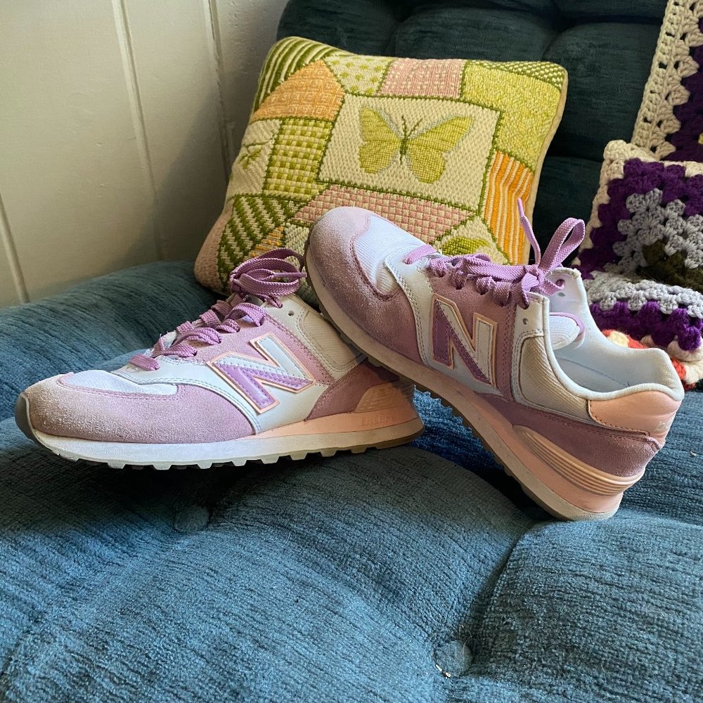 New Balance Women's 574's Pink & white